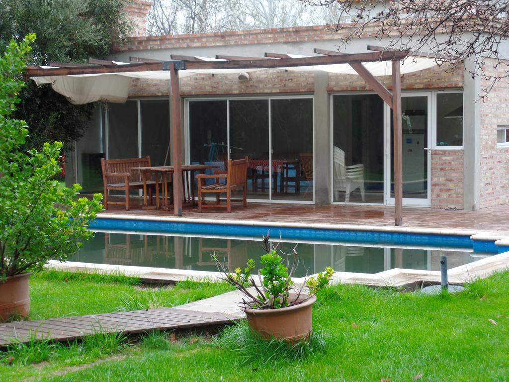 Las Acacias Plottier Exterior photo